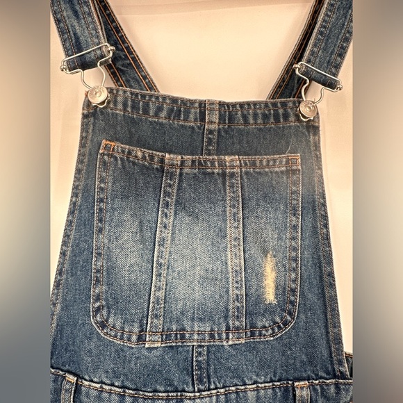 NWT H&M Divided Distressed Shorts Overalls - Picture 5 of 6
